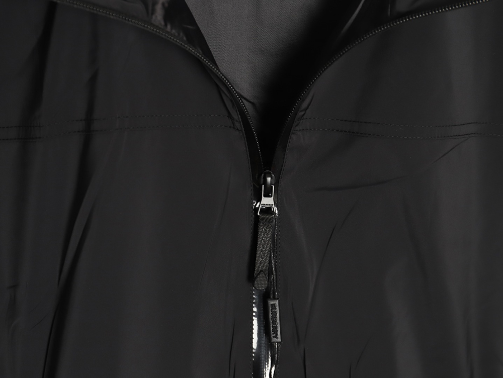 Burberry Back Cutout Warhorse Lightweight Jacket TSK1