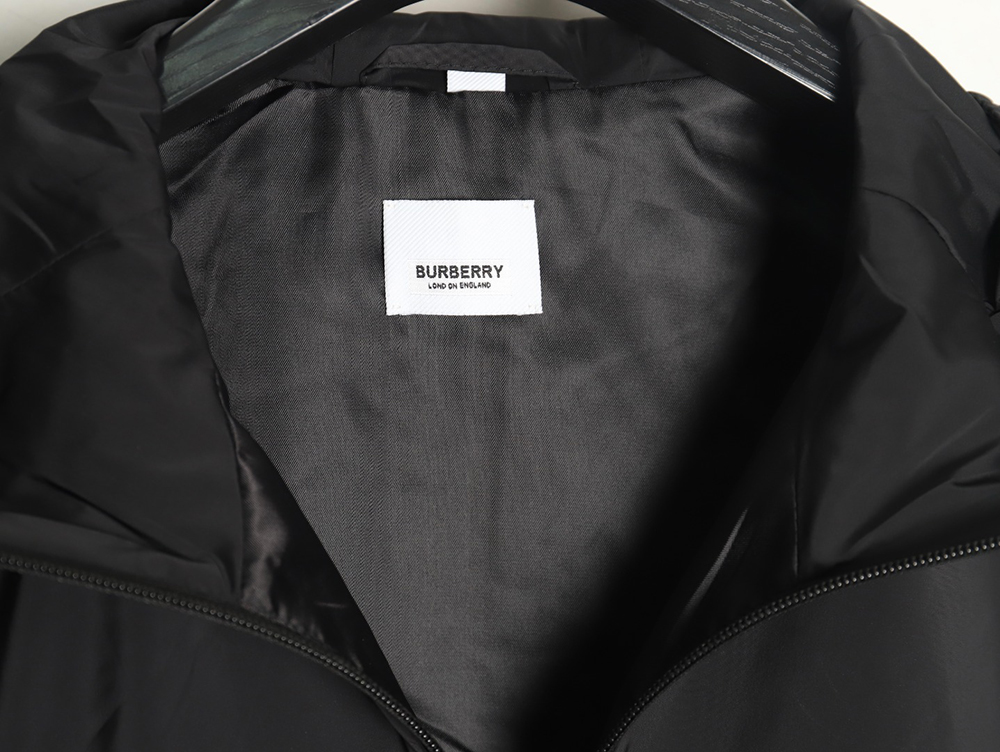Burberry Back Cutout Warhorse Lightweight Jacket TSK1