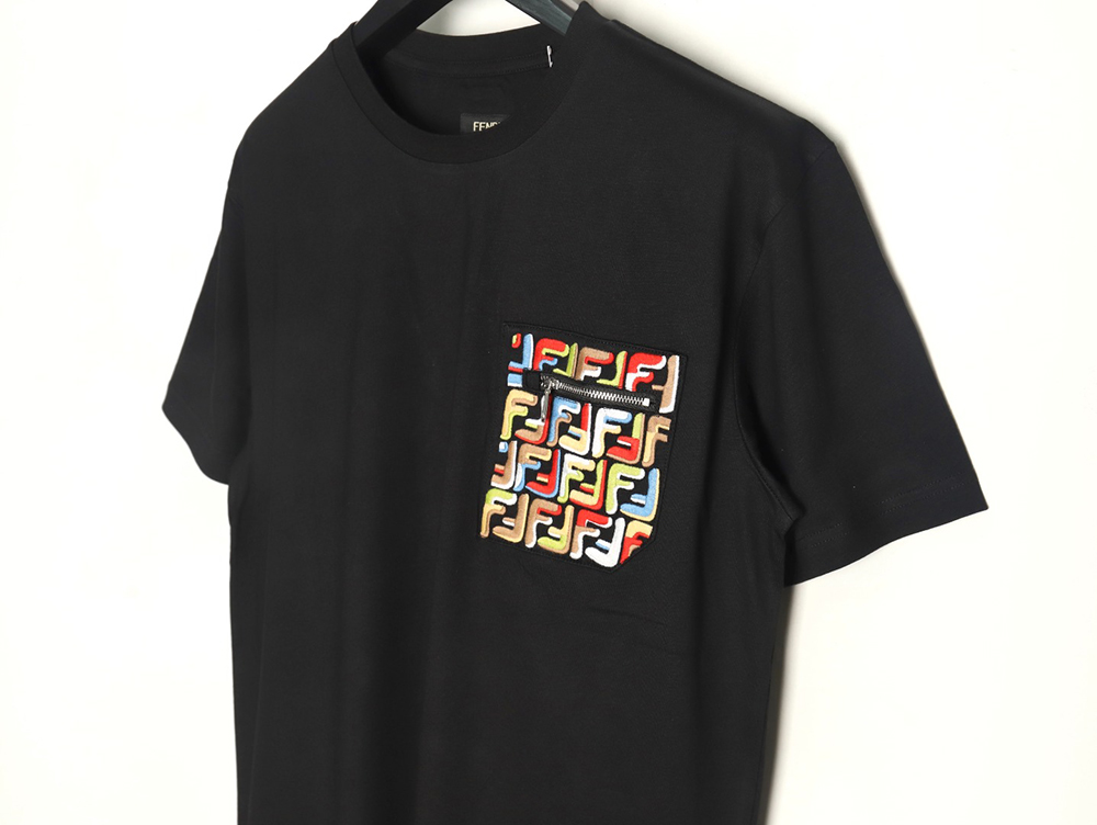 Fendi FF colorful embroidered pocket zipper short-sleeved T-shirt TSK2