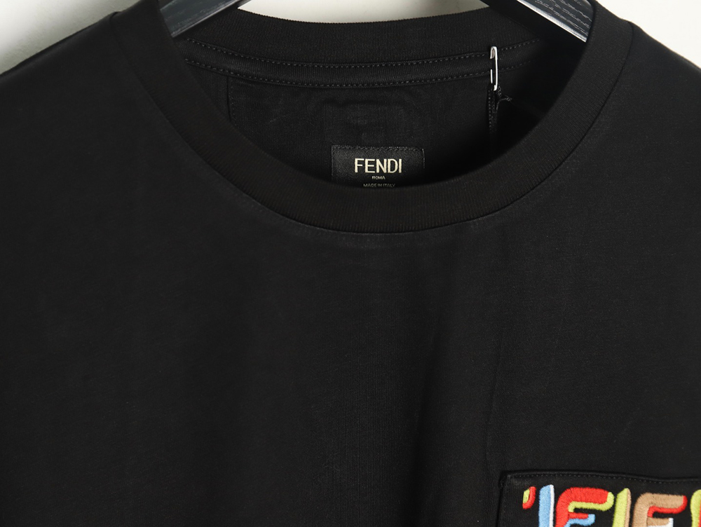 Fendi FF colorful embroidered pocket zipper short-sleeved T-shirt TSK2