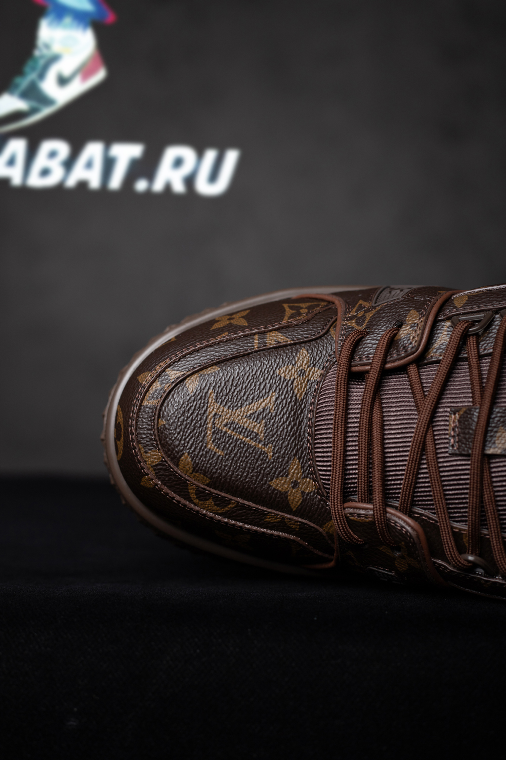 Louis Vuitton Trainer Maxi Sneaker 1AD7DT