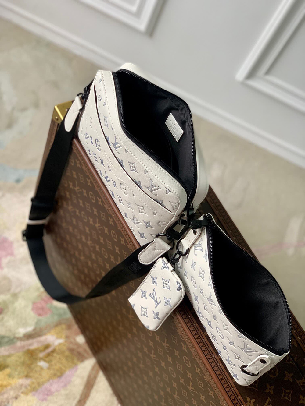 Louis Vuitton Trio Messenger Bags M24754 25*18.5*7cm