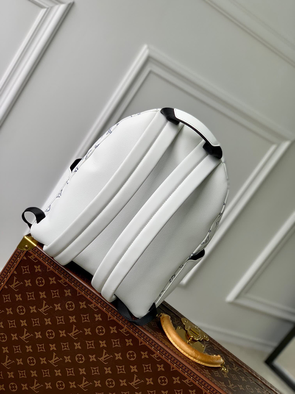 Louis Vuitton Discovery Backpack M24760 29*38*20cm