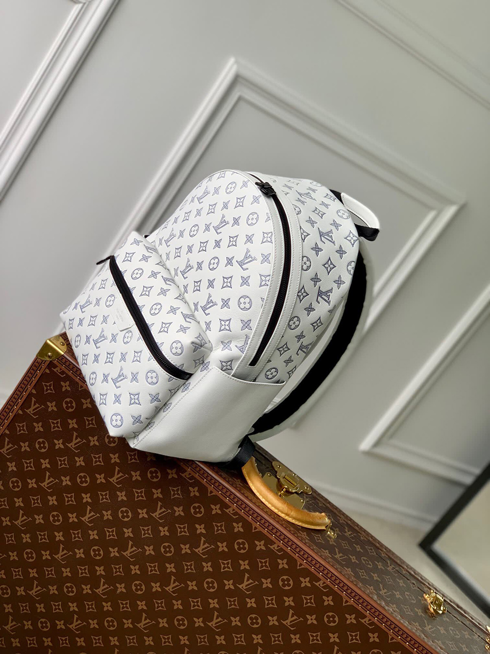 Louis Vuitton Discovery Backpack M24760 29*38*20cm