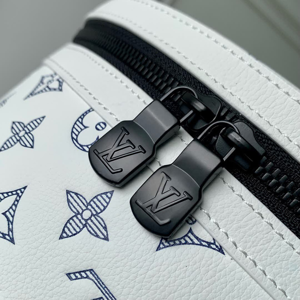 Louis Vuitton Discovery Backpack M24760 29*38*20cm