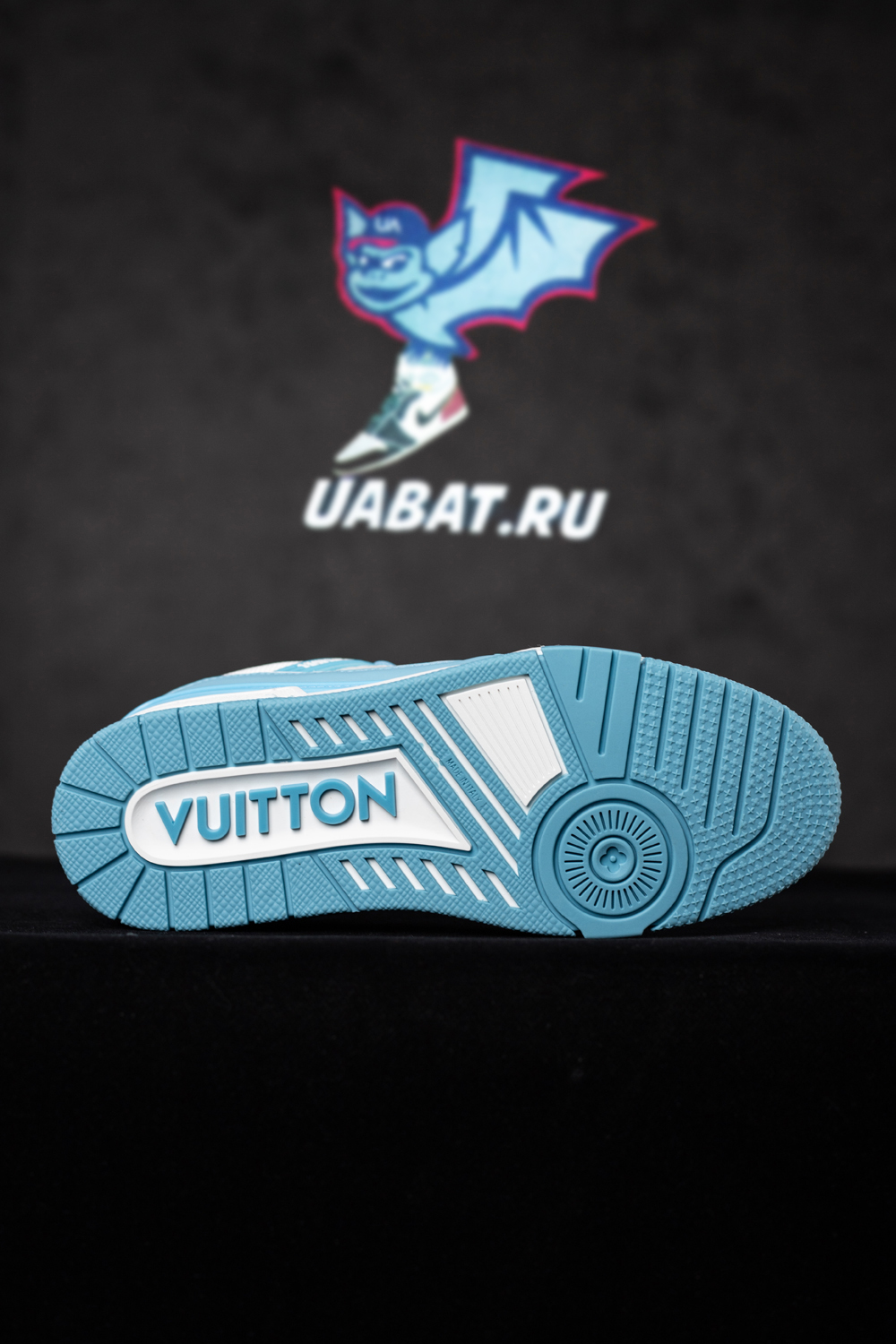 Louis Vuitton Trainer Low White Sky Blue