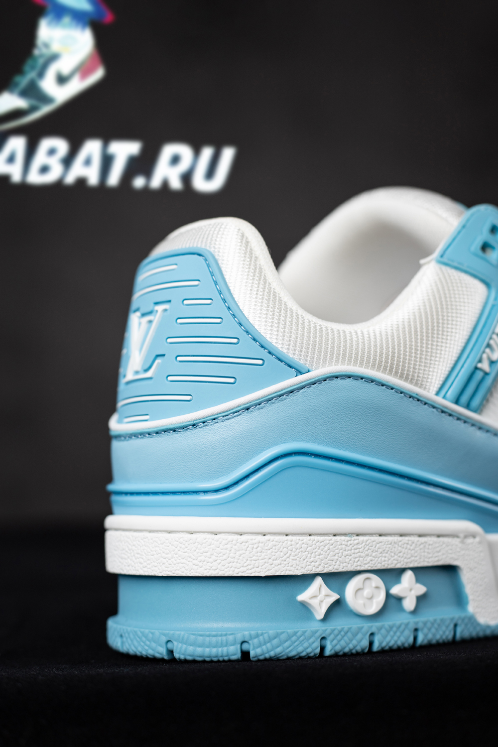 Louis Vuitton Trainer Low White Sky Blue
