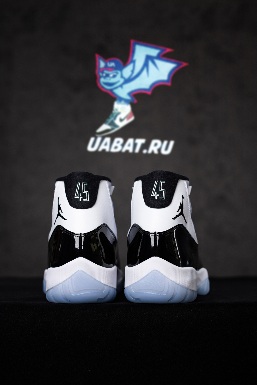 AIR JORDAN 11 RETRO "CONCORD "