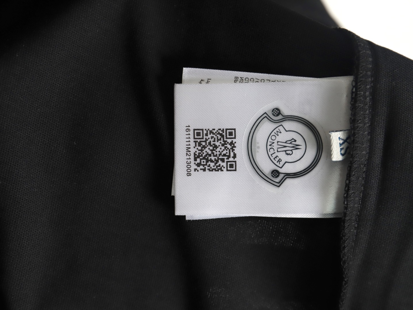 Moncler embossed logo short sleeve TSK1