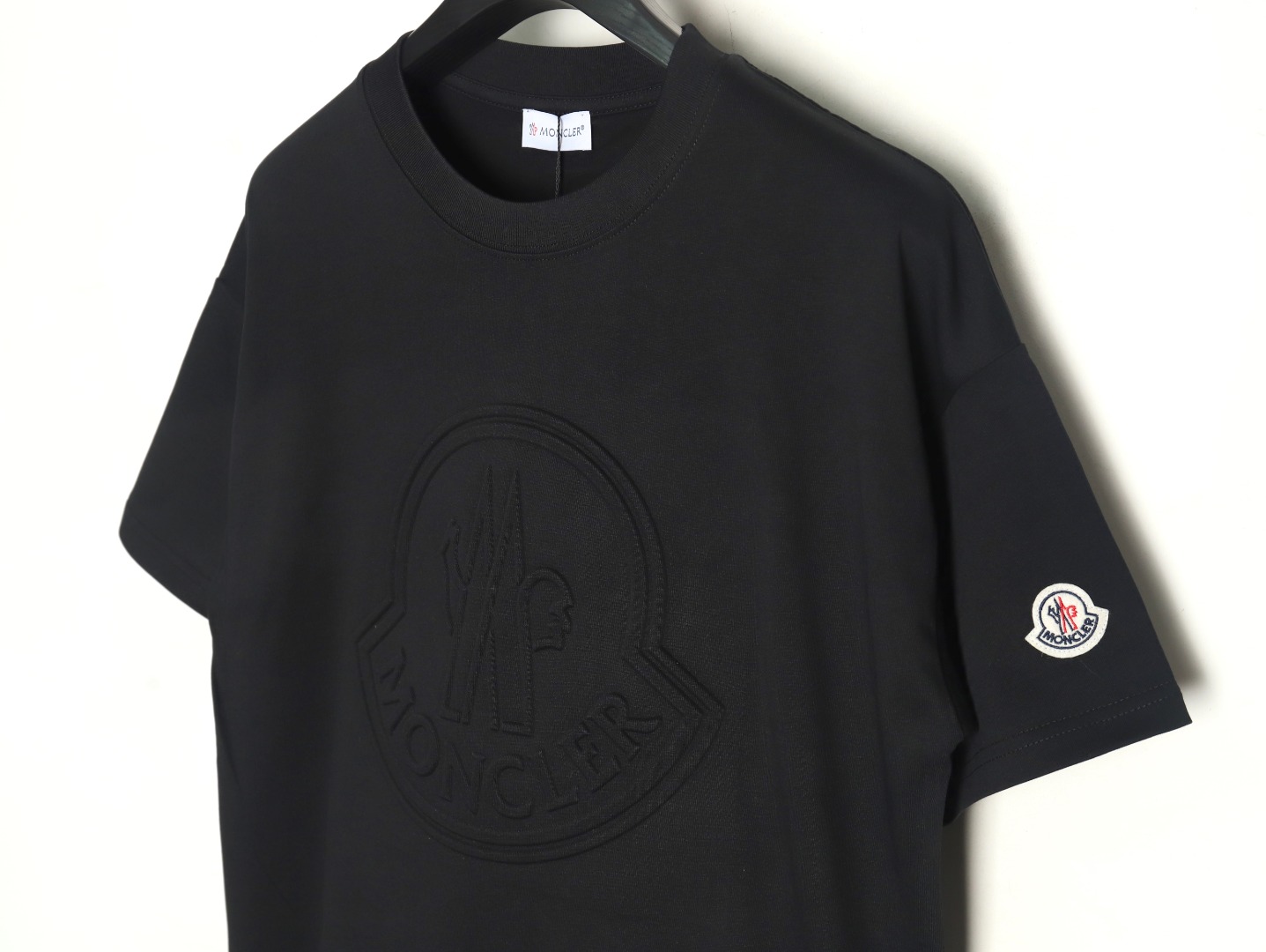 Moncler embossed logo short sleeve TSK1