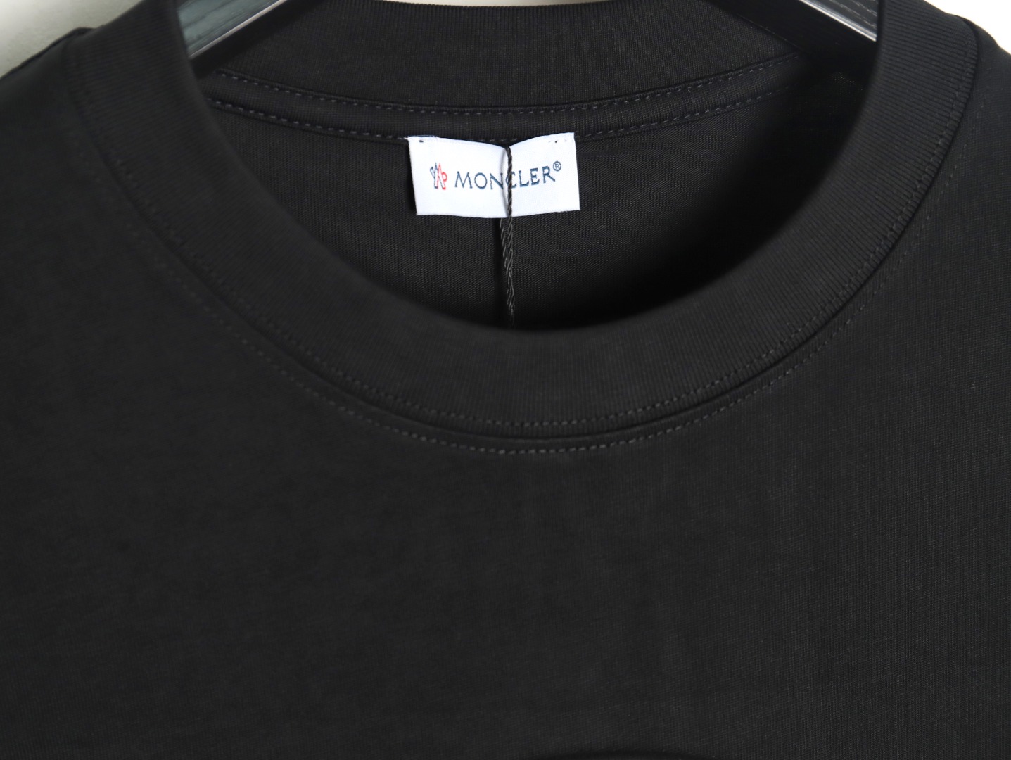 Moncler embossed logo short sleeve TSK1