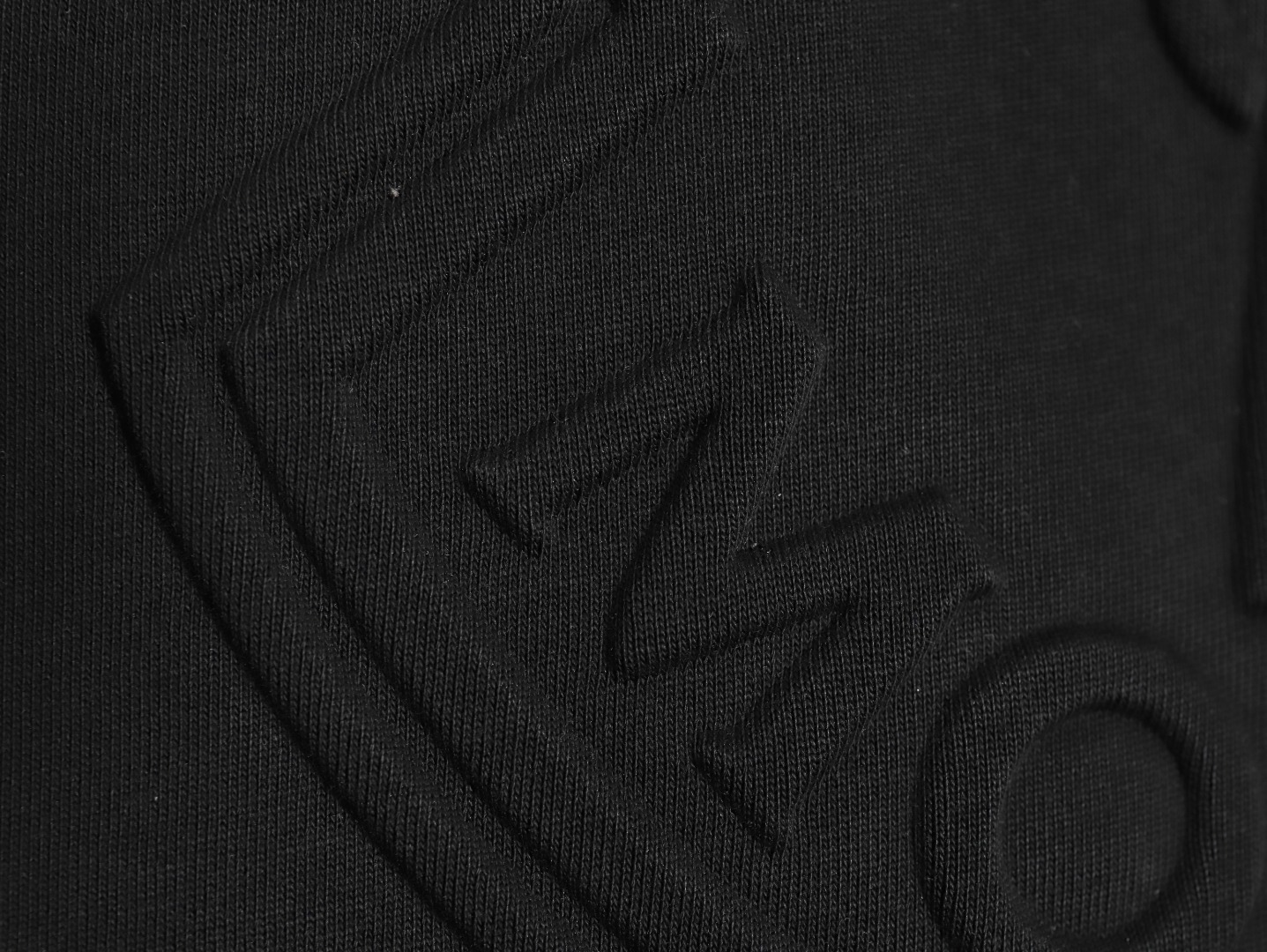 Moncler embossed logo short sleeve TSK1