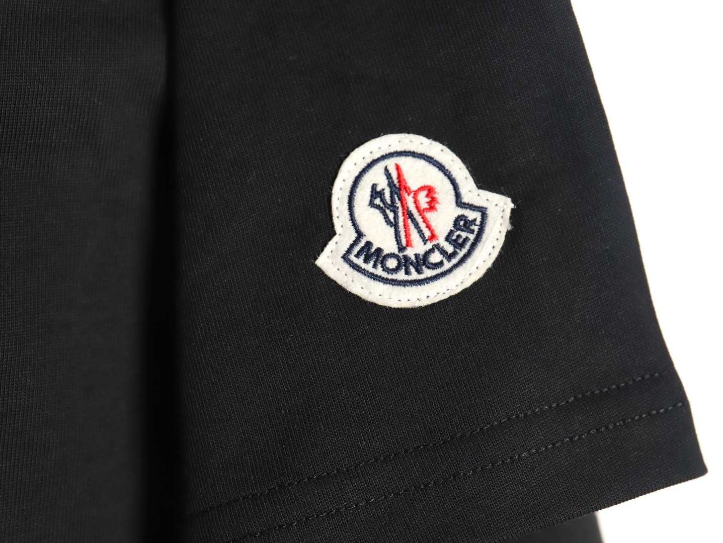 Moncler chest embossed logo print short sleeves TSK1