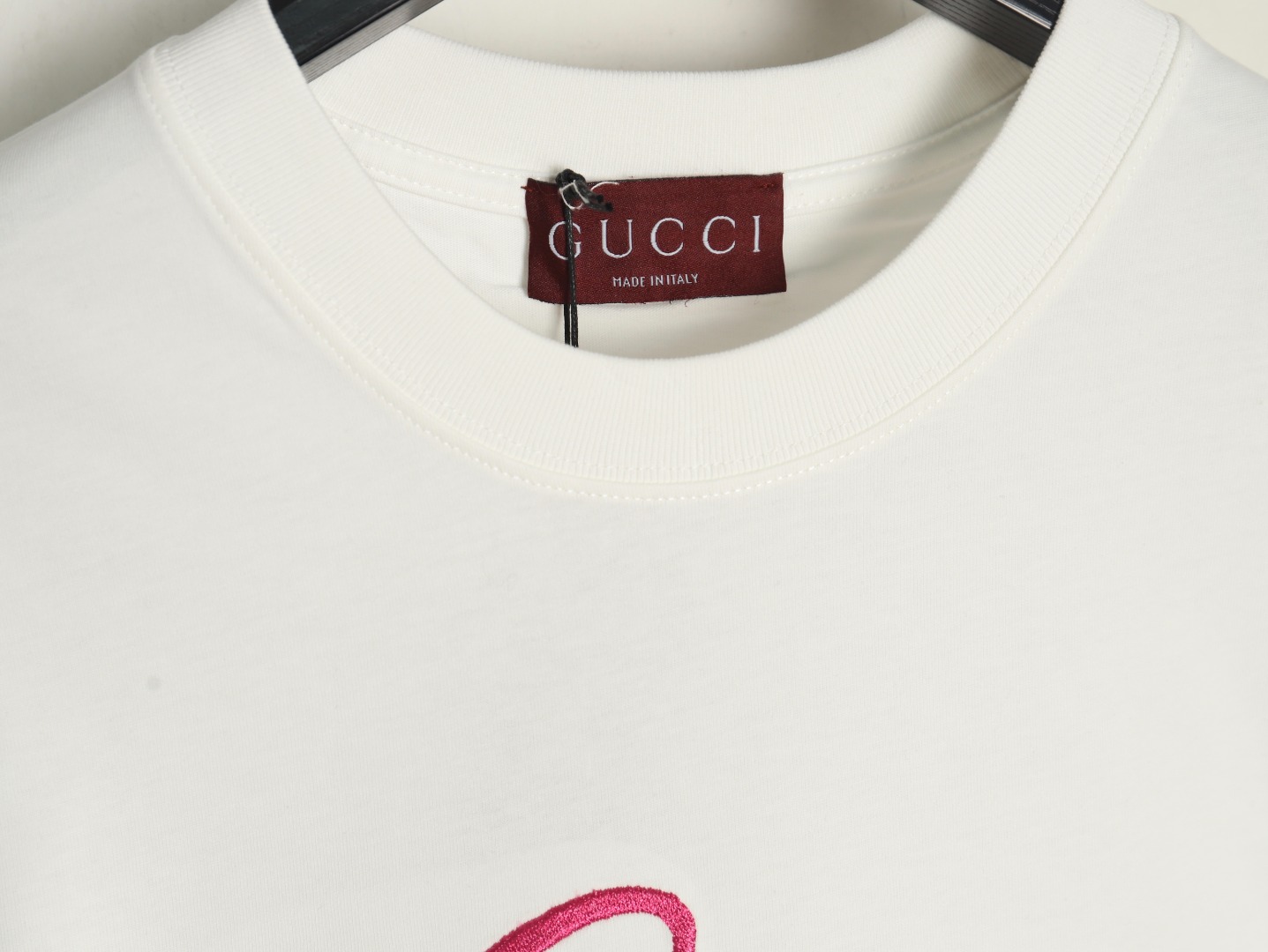 Gucci cursive logo embroidered short sleeves