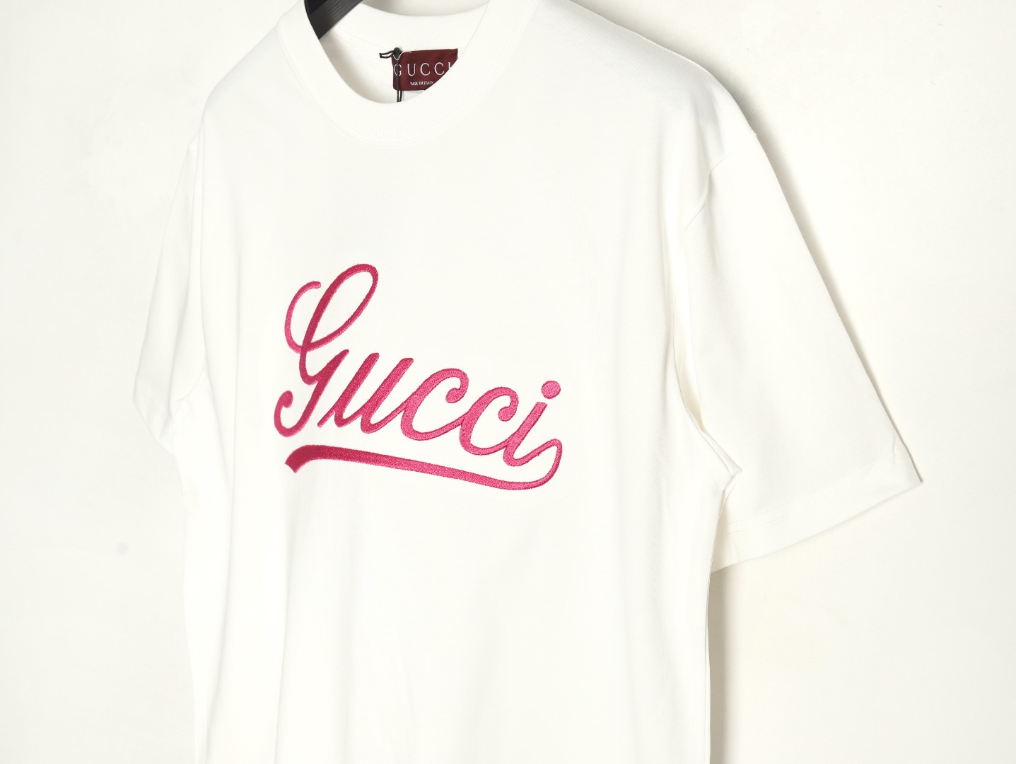 Gucci cursive logo embroidered short sleeves
