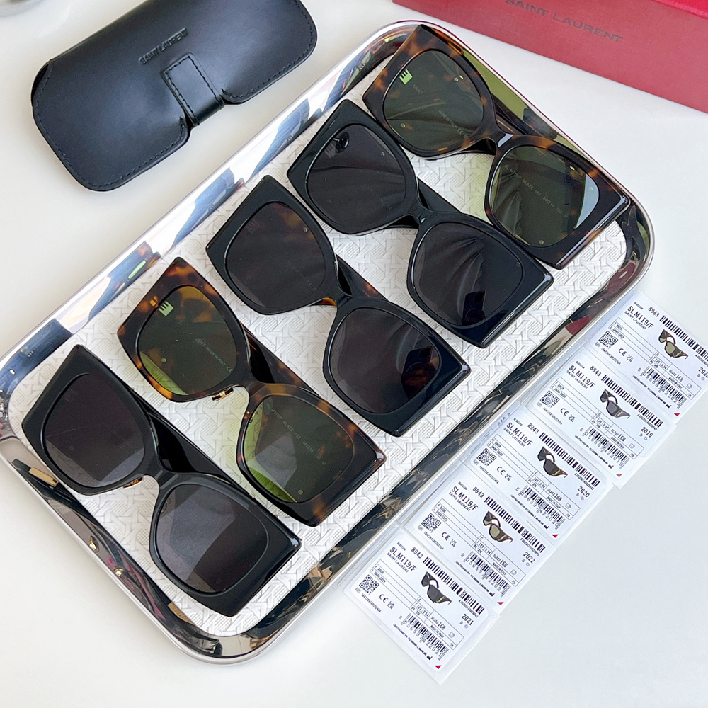 Saint Laurent Oversized Sunglasses M119F