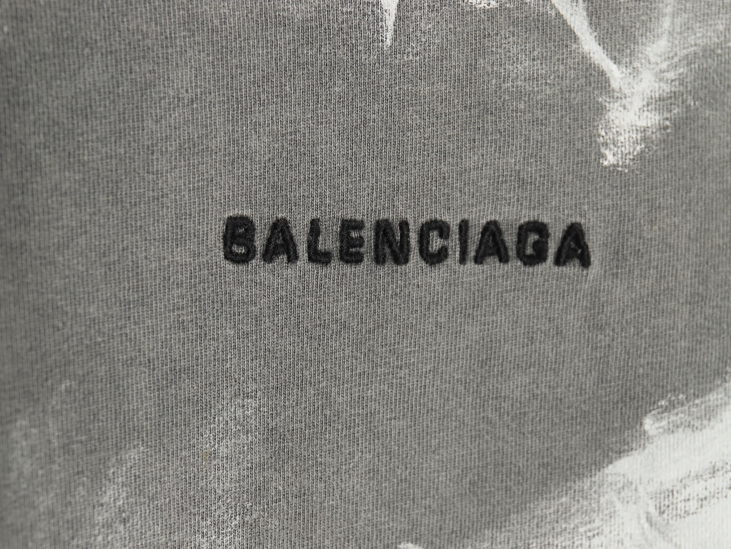 Balenciaga mud-dyed graffiti embroidered washed short-sleeved T-shirt