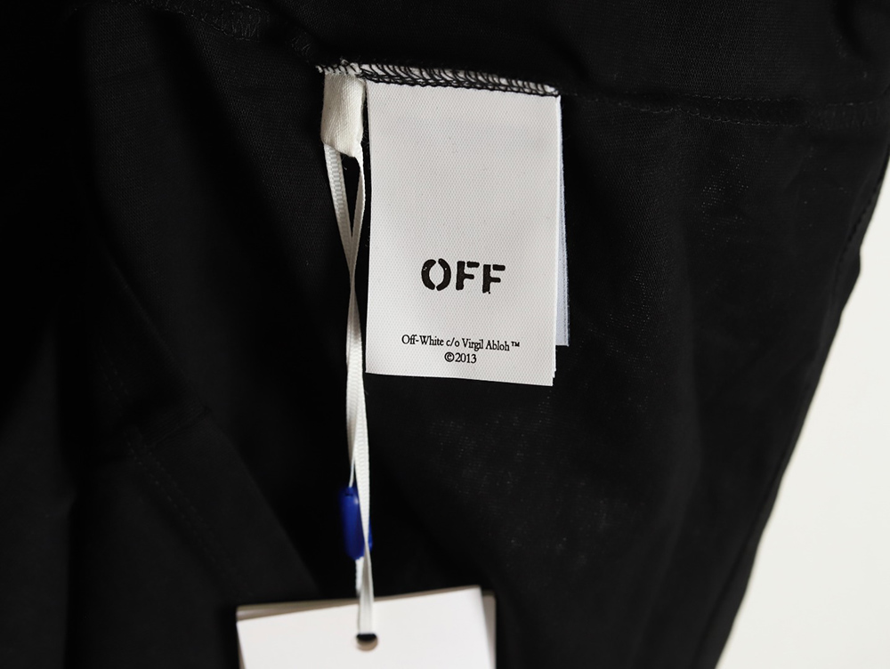 Off White Gold Painted Arrow Short Sleeves
