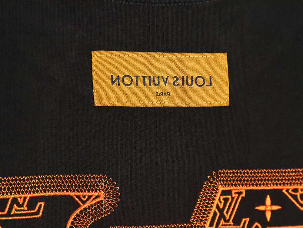 Louis Vuitton large logo lettering rope embroidery short-sleeved T-shirt TSK1