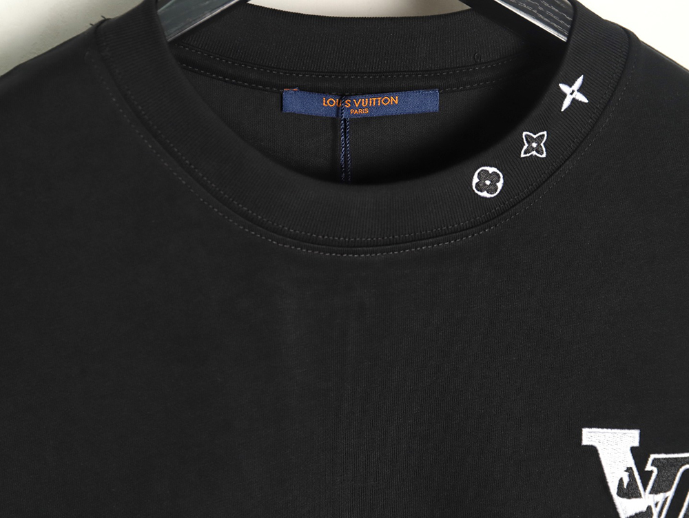 Louis Vuitton Chest Ski Logo Embroidered Short Sleeve T-Shirt TSK1