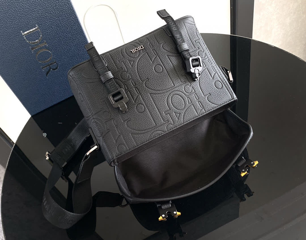 Dior Dior Hit the Road Messenger Bags 333LLG 24*18*8cm