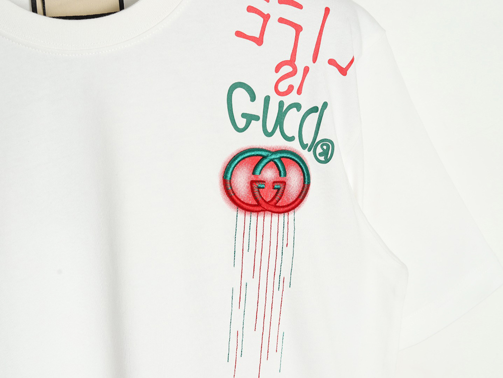 Gucci shoulder contrast logo tassel embroidered short sleeve T-shirt