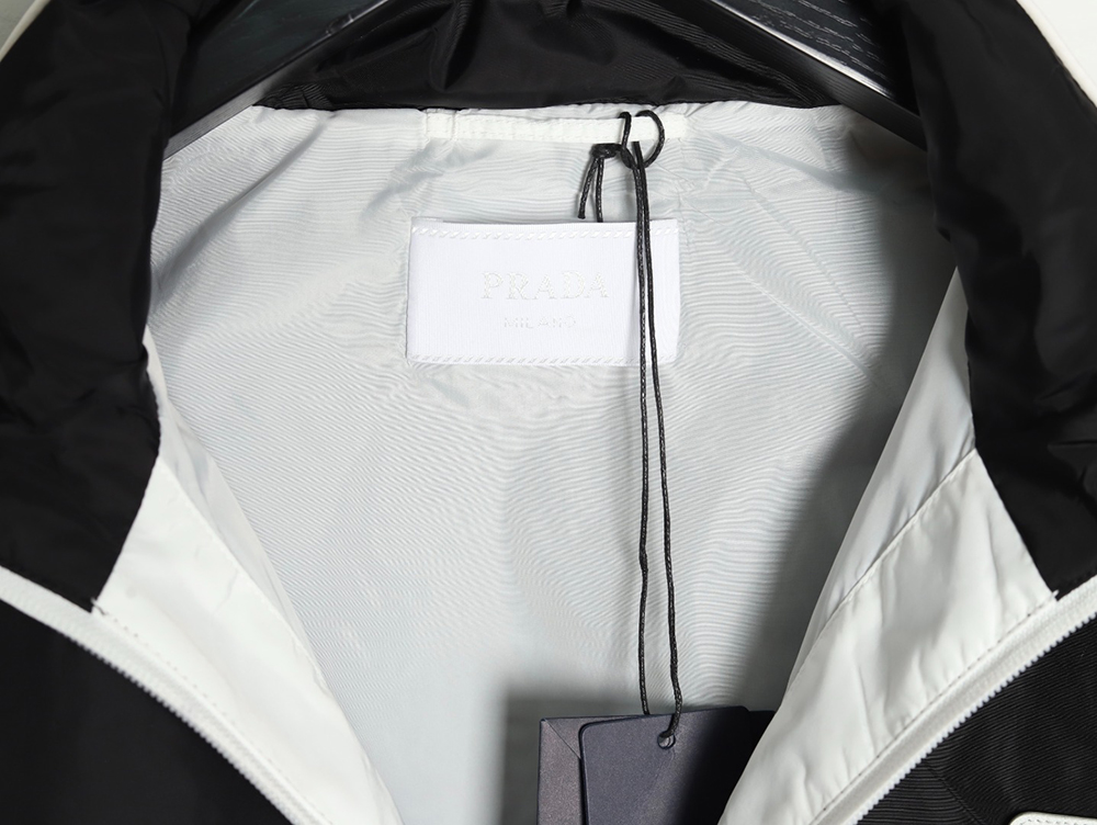 Prada White Zipper Camping Hooded Jacket