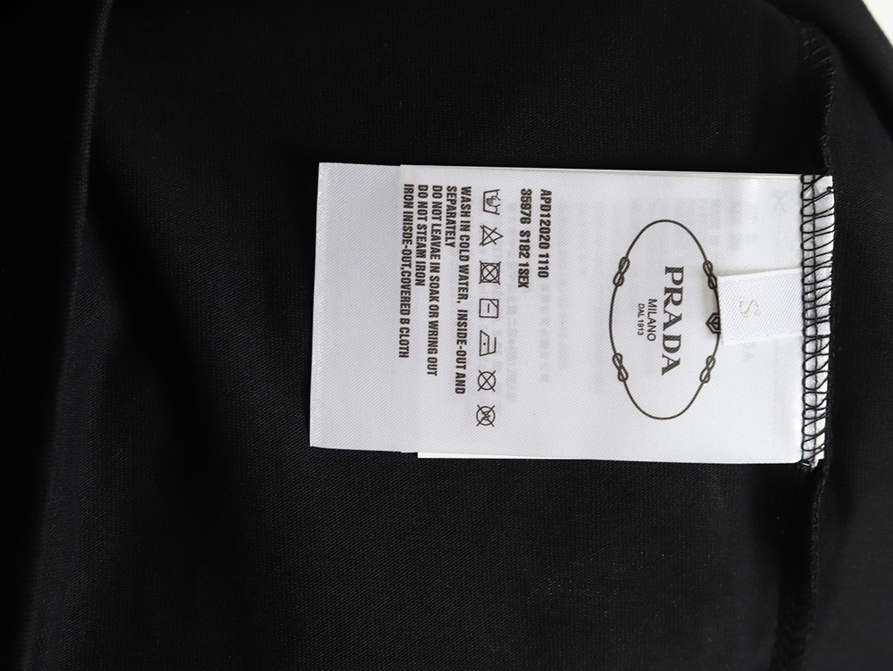 Prada classic red silicone trim short sleeves TSK1