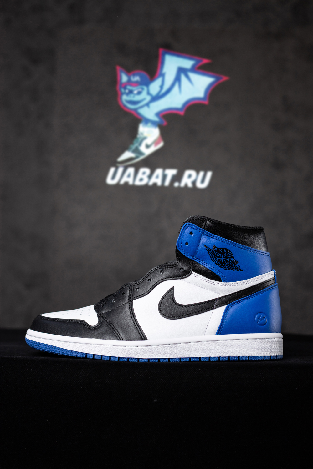 FRAGMENT DESIGN X AIR JORDAN 1 RETRO HIGH OG