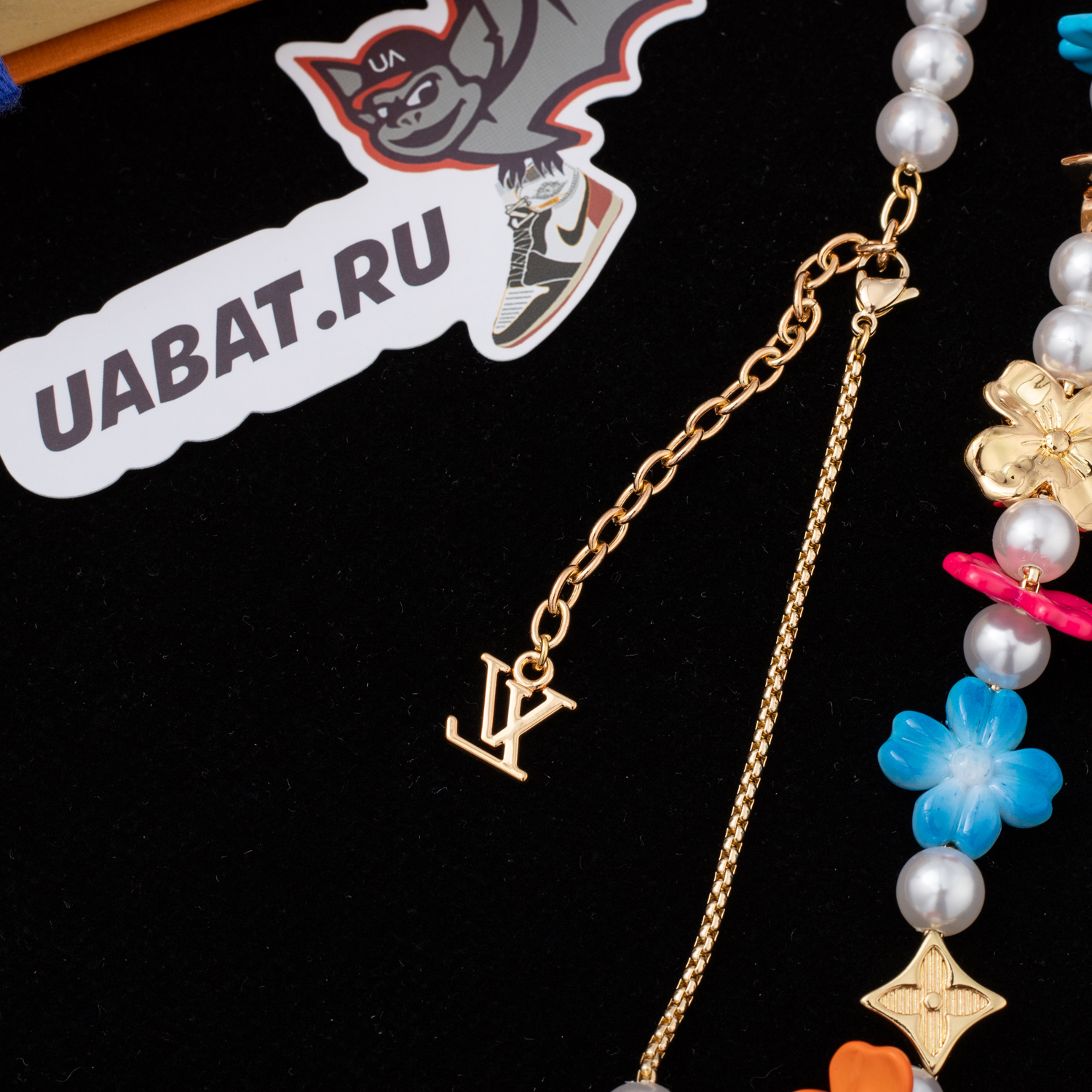 Louis Vuitton Surfin' Flower Necklaces M01863