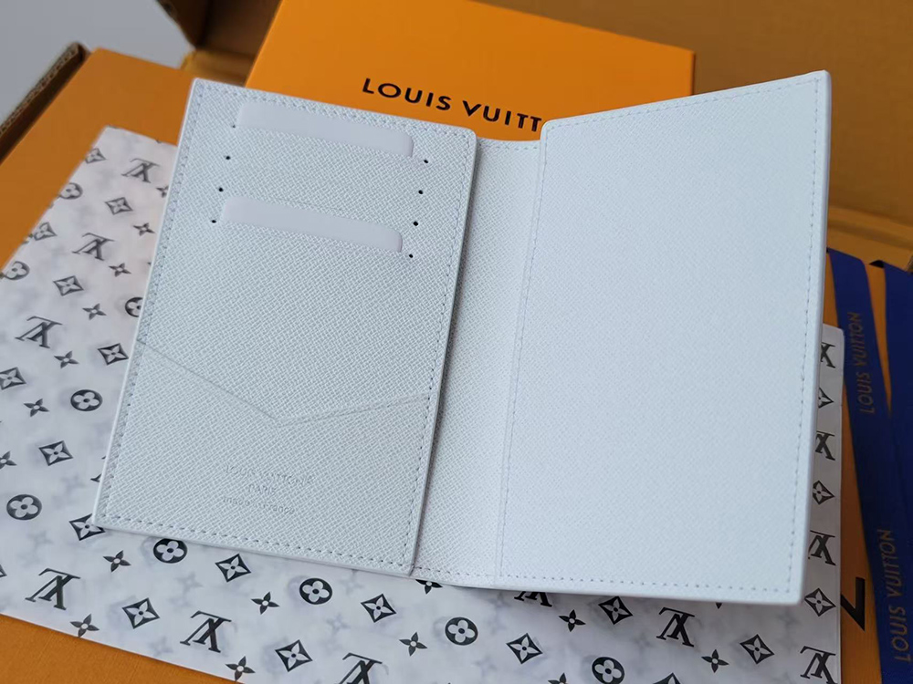 Louis Vuitton Pocket Organizer M14880 11.1*1*7.5cm