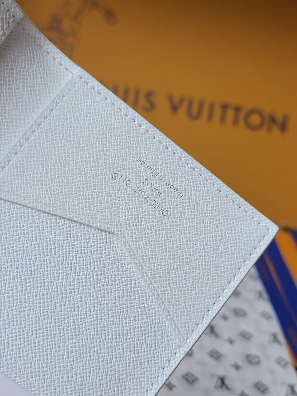 Louis Vuitton Pocket Organizer M14880 11.1*1*7.5cm