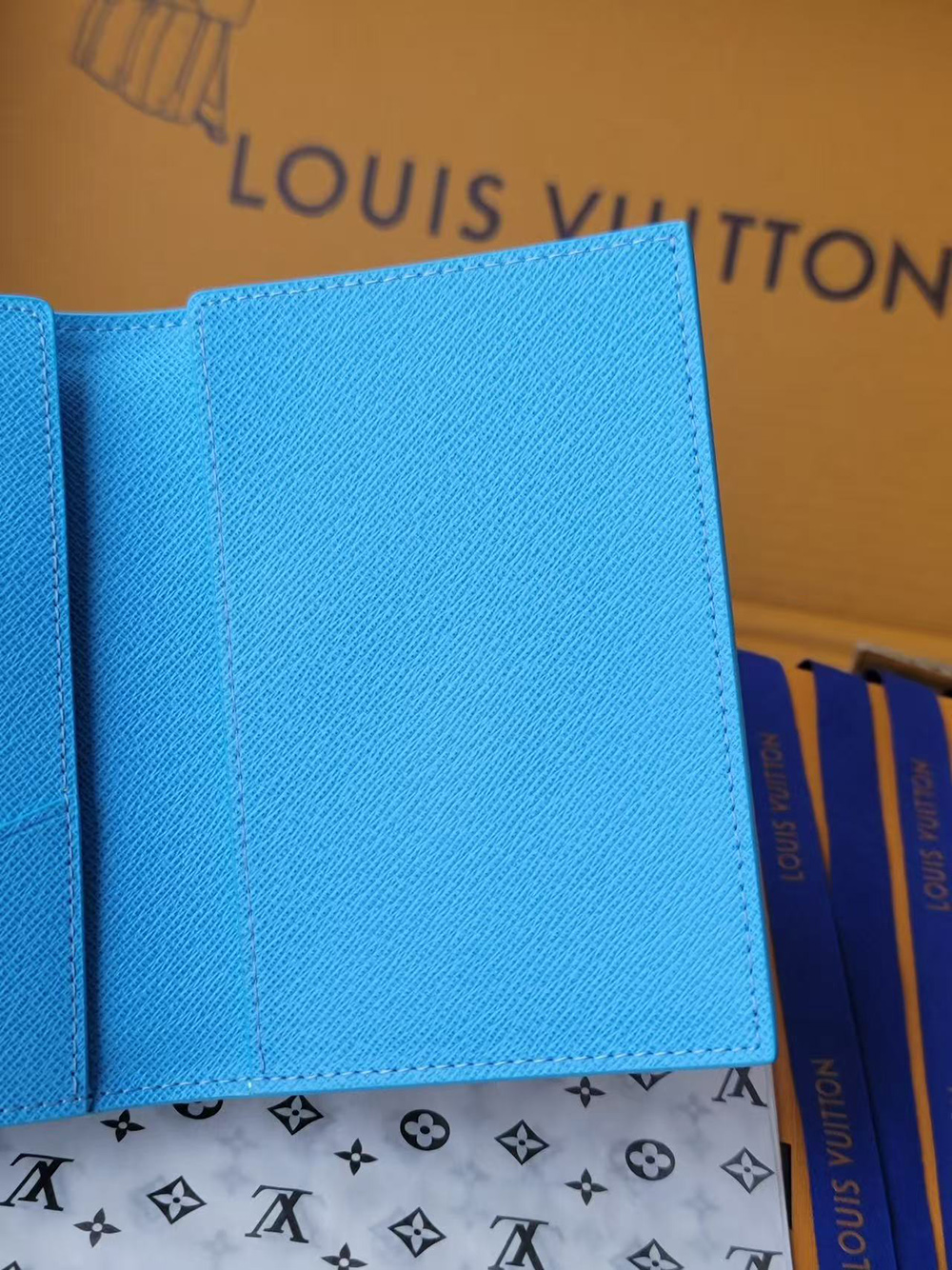 Louis Vuitton Pocket Organizer M14880 11.1*1*7.5cm