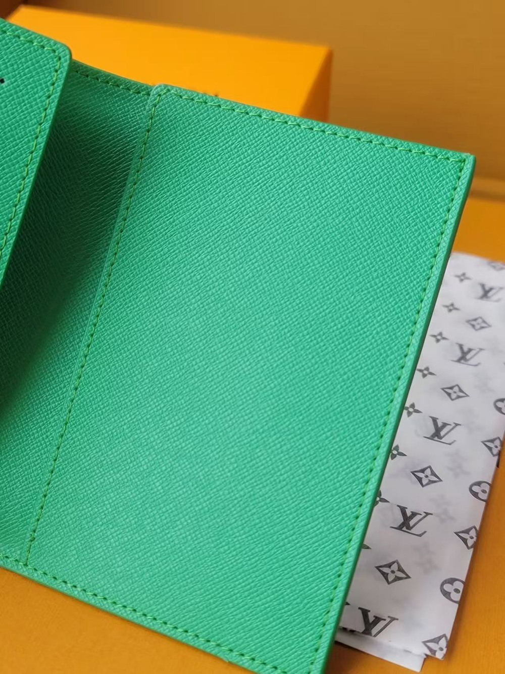 Louis Vuitton Pocket Organizer M14880 11.1*1*7.5cm