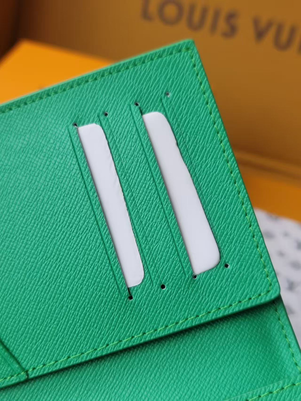 Louis Vuitton Pocket Organizer M14880 11.1*1*7.5cm