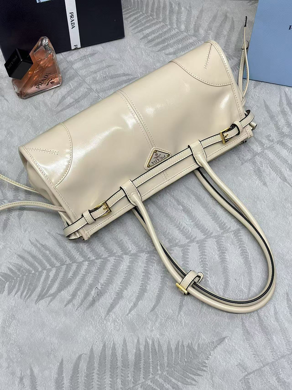 Prada Bonnie medium leather handbag 1BA426 32*15.5*12cm