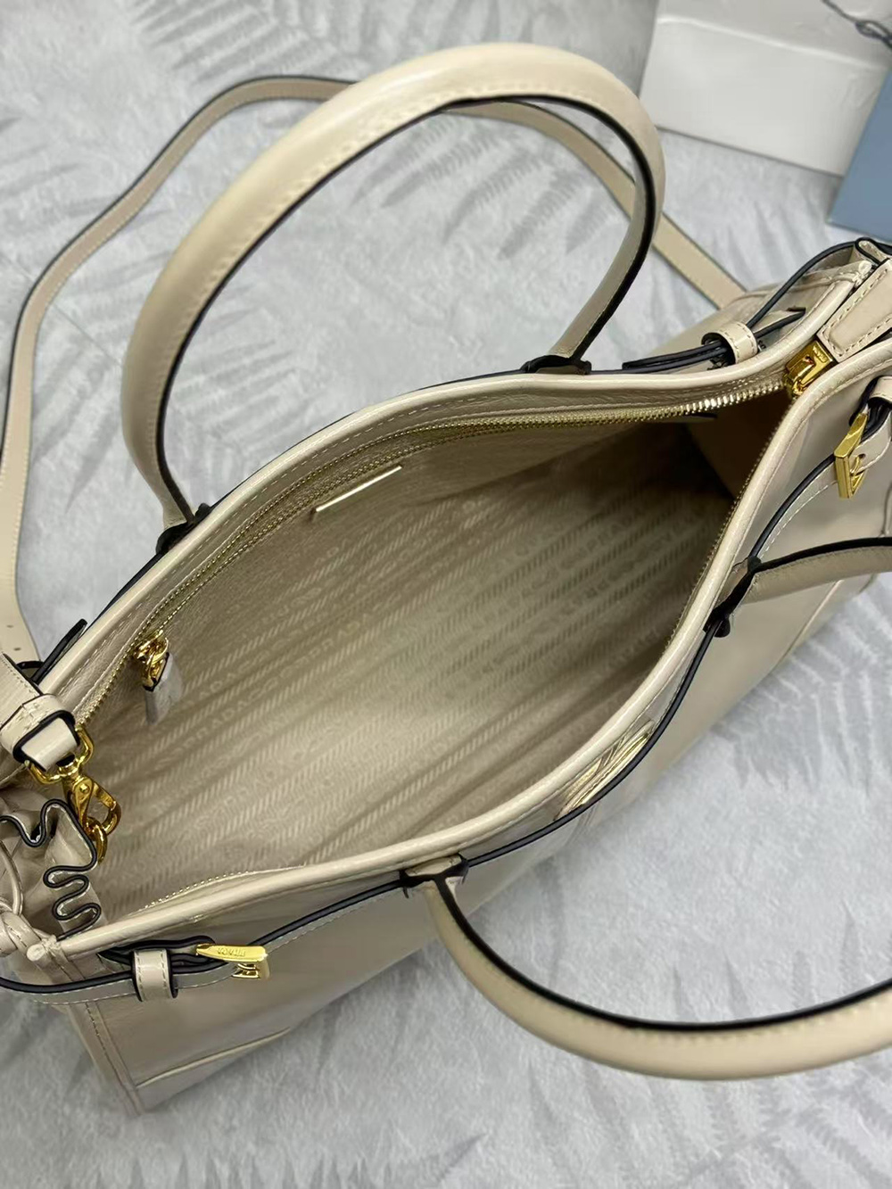 Prada Bonnie large leather handbag 1BA433 38*30*12cm