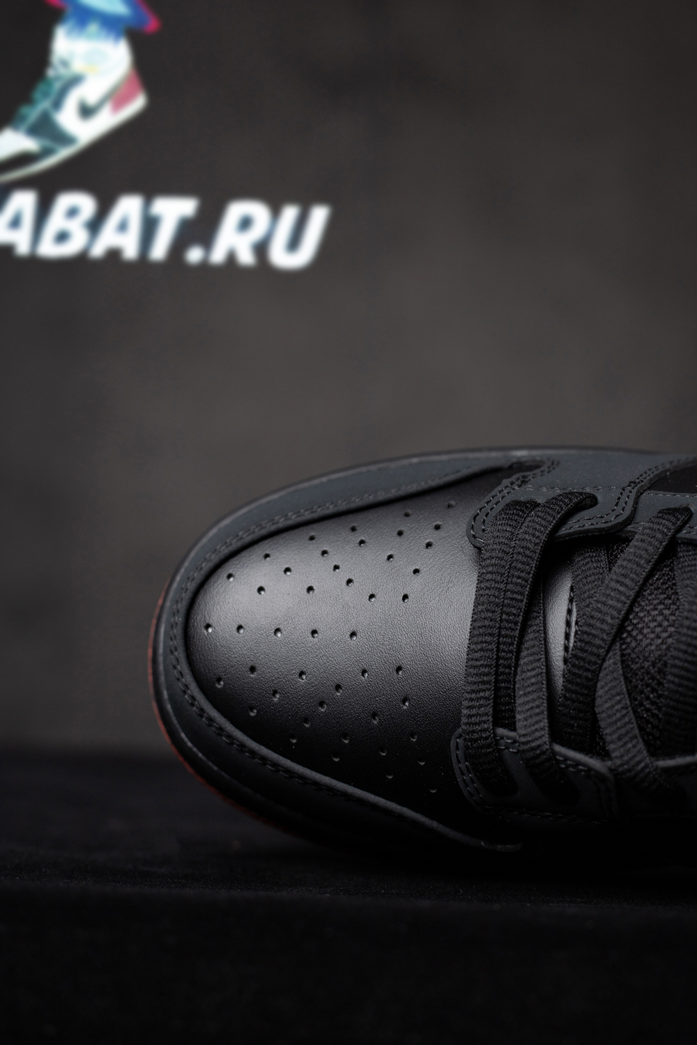 Jeff Staple x Dunk Low Pro SB 'Black Pigeon'
