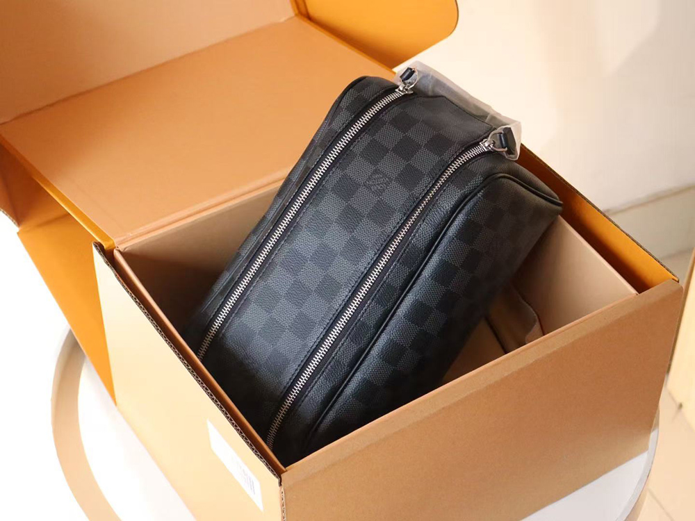 Louis Vuitton Dopp Kit Toilet Pouch N40127 28*15*16.5cm