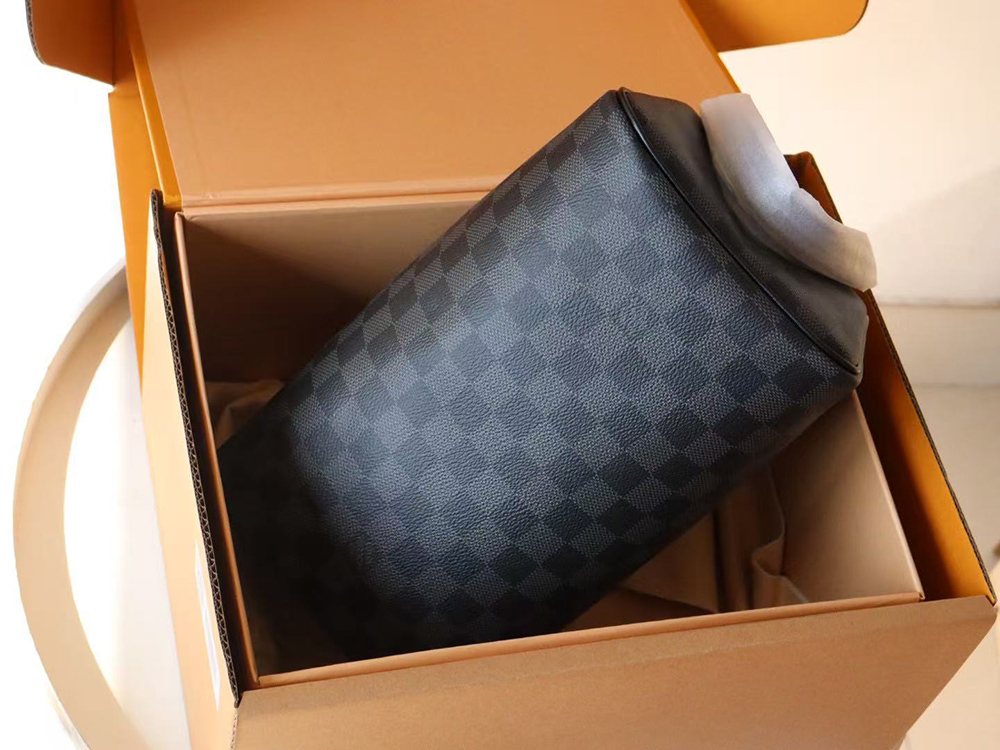 Louis Vuitton Dopp Kit Toilet Pouch N40127 28*15*16.5cm