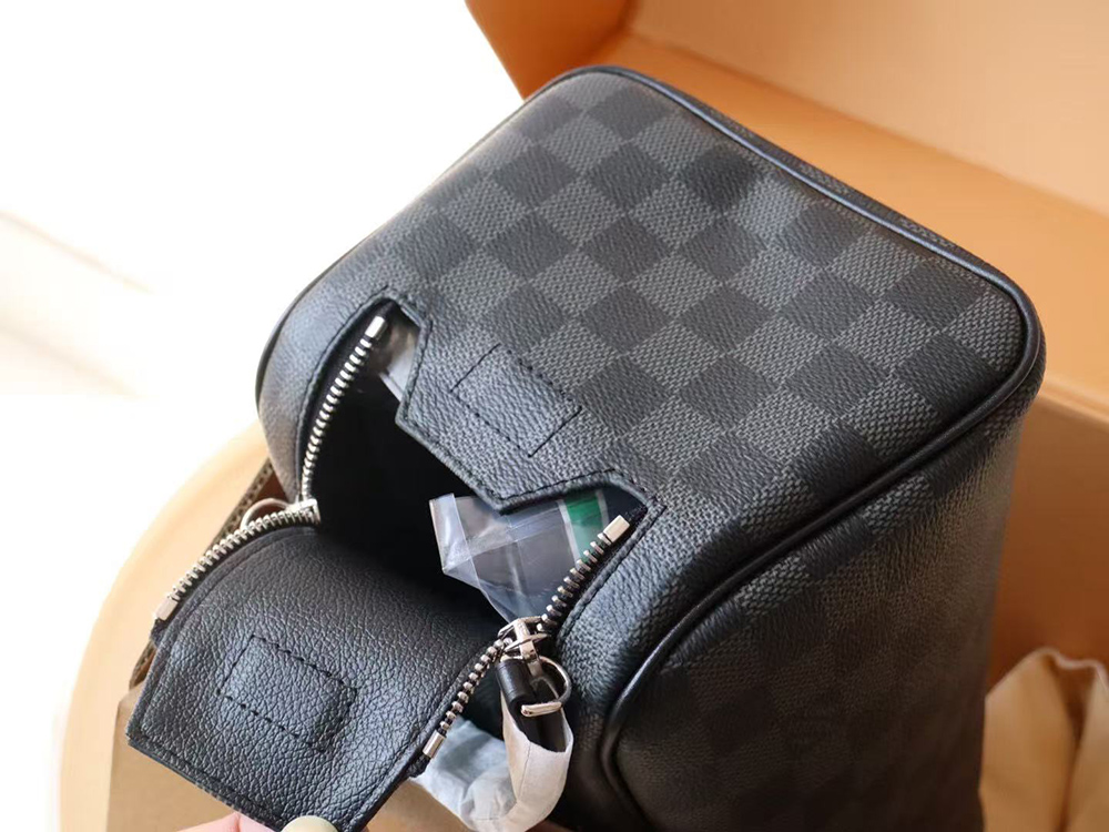 Louis Vuitton Dopp Kit Toilet Pouch N40127 28*15*16.5cm