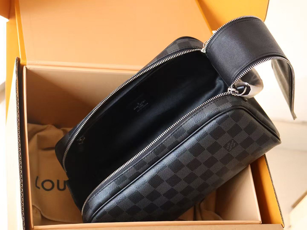 Louis Vuitton Dopp Kit Toilet Pouch N40127 28*15*16.5cm