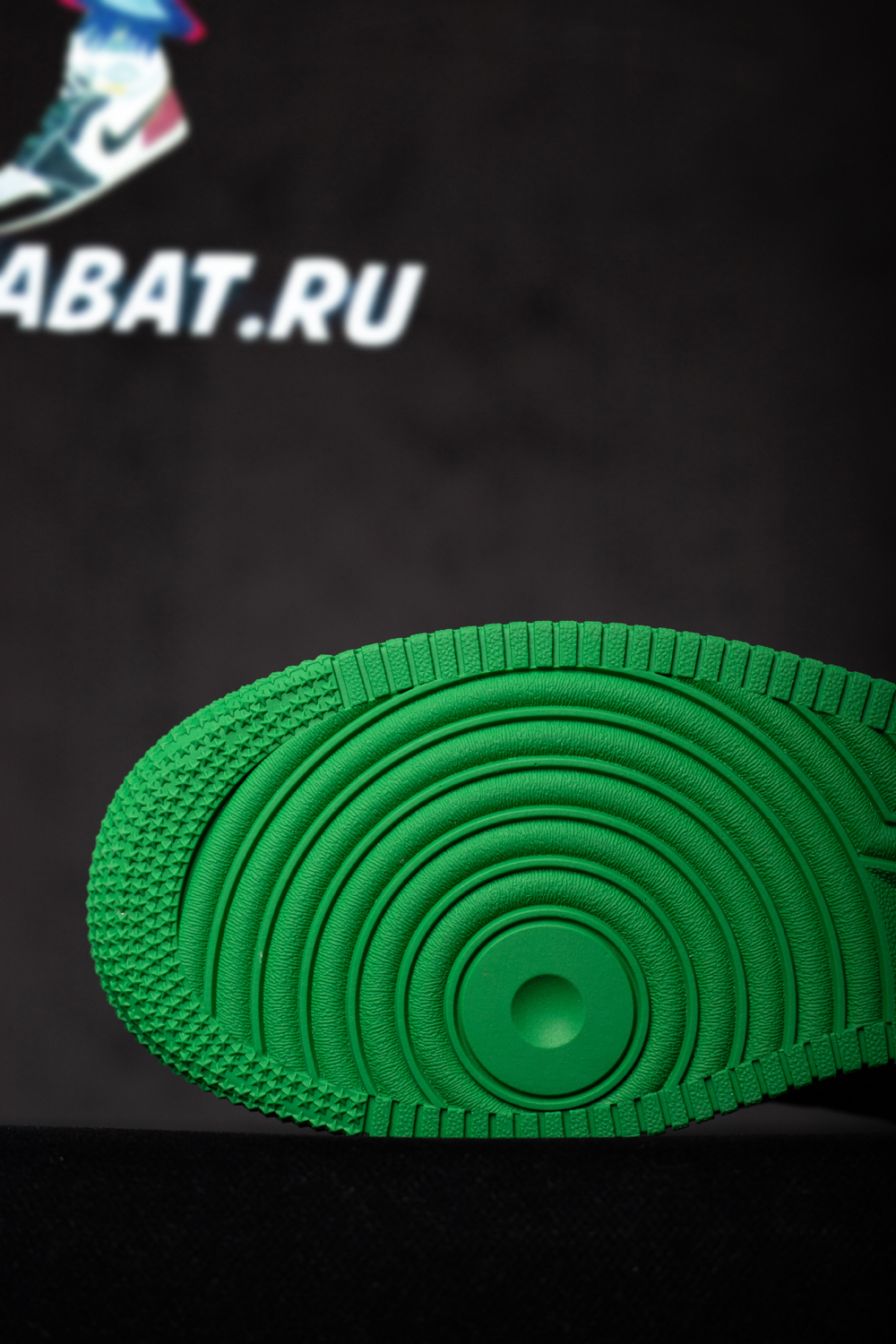 Louis Vuitton x Air Force 1 Low 'Green' Friends & Family
