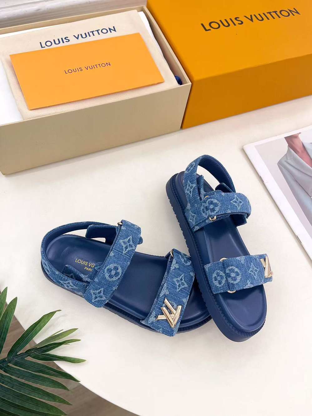 Louis Vuitton Sunset Flat Comfort Sandal 1ADIDZ