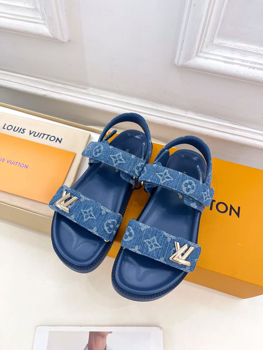 Louis Vuitton Sunset Flat Comfort Sandal 1ADIDZ