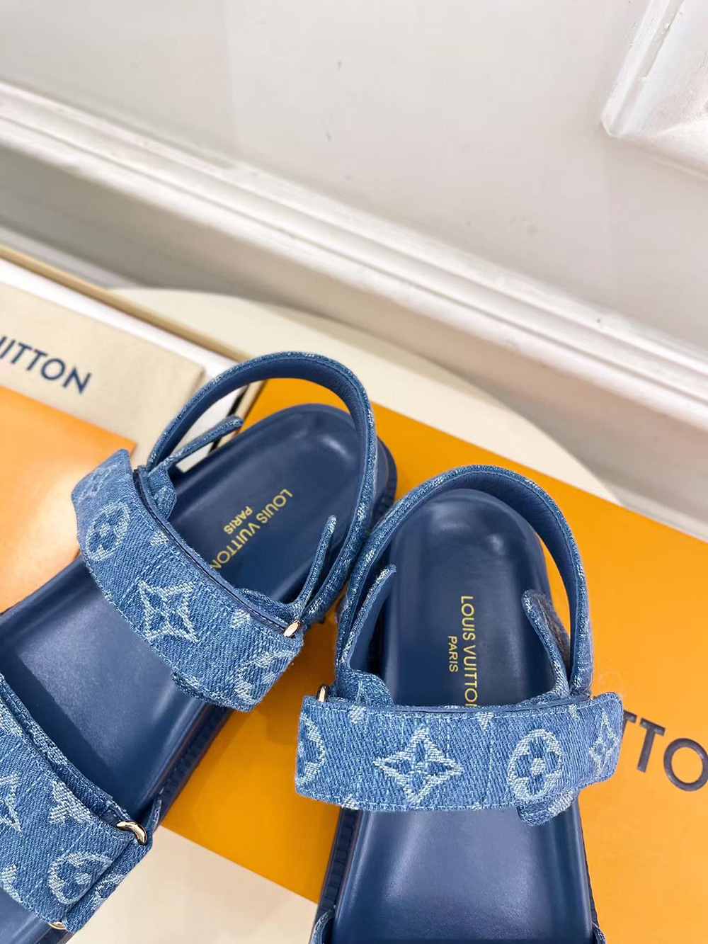 Louis Vuitton Sunset Flat Comfort Sandal 1ADIDZ