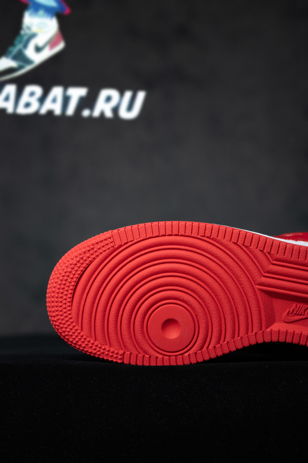 Louis Vuitton x Air Force 1 Low 'White Comet Red'