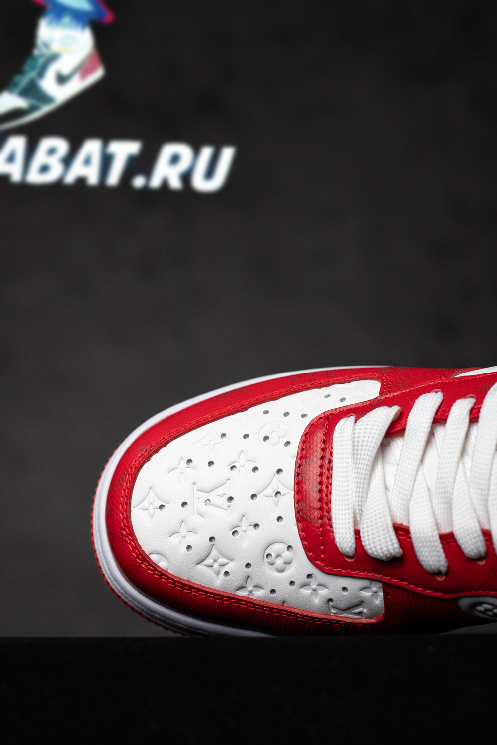 Louis Vuitton x Air Force 1 Low 'White Comet Red'