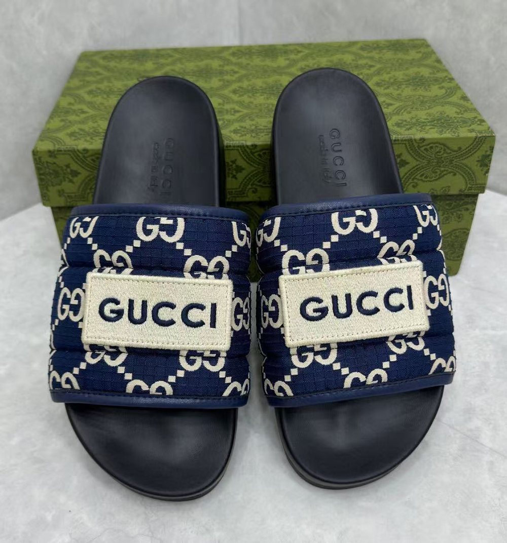 Gucci GG Canvas Blue Flip-flops