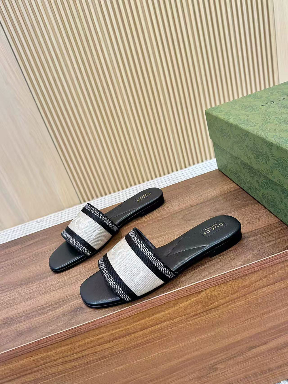 Gucci Women's slide sandal with Web